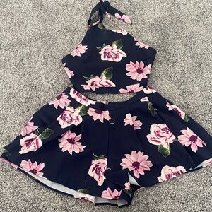 L'ATISTE Floral Halter Top and Shorts Set - Black and Pink